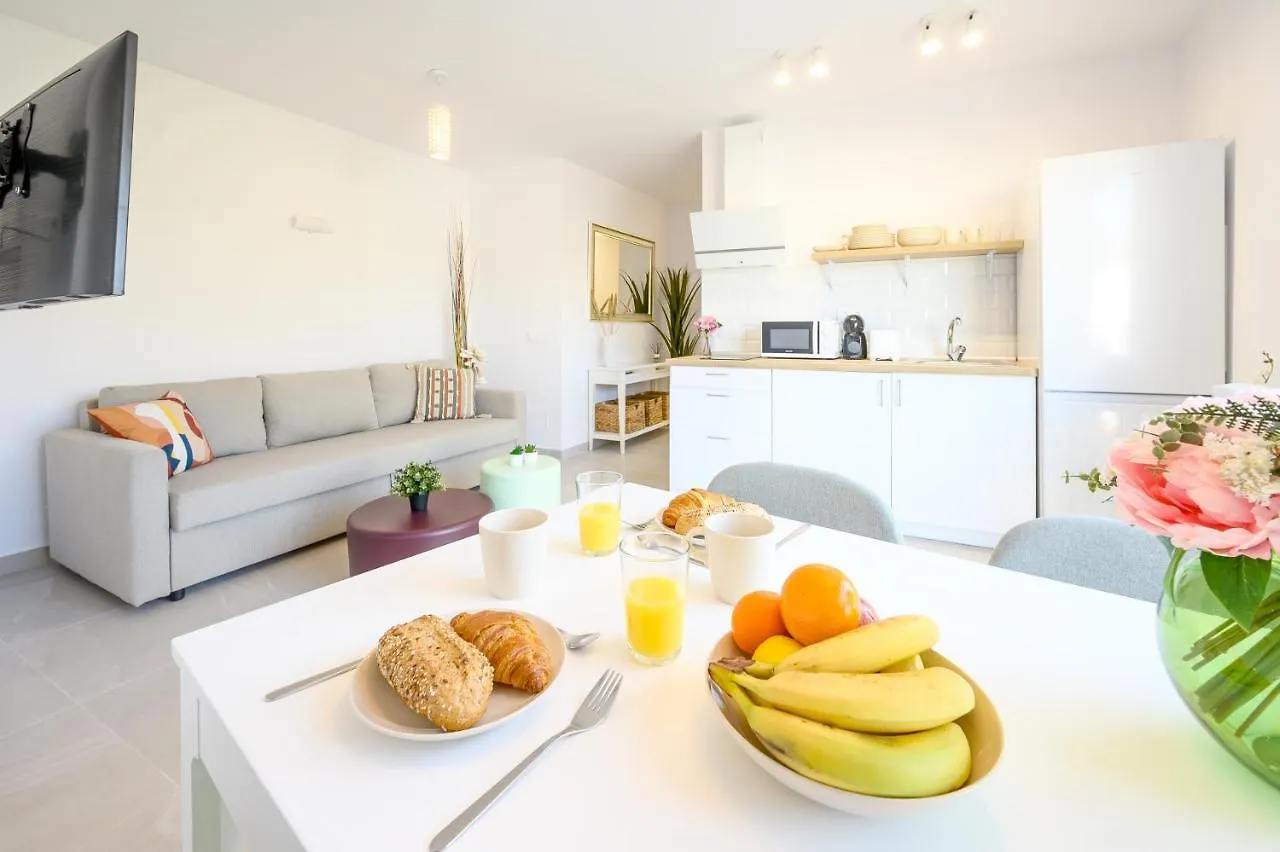 2 Bedroom, New, 1 Min To The Beach, City Center- Picasso By 10Tosea フエンヒロラ