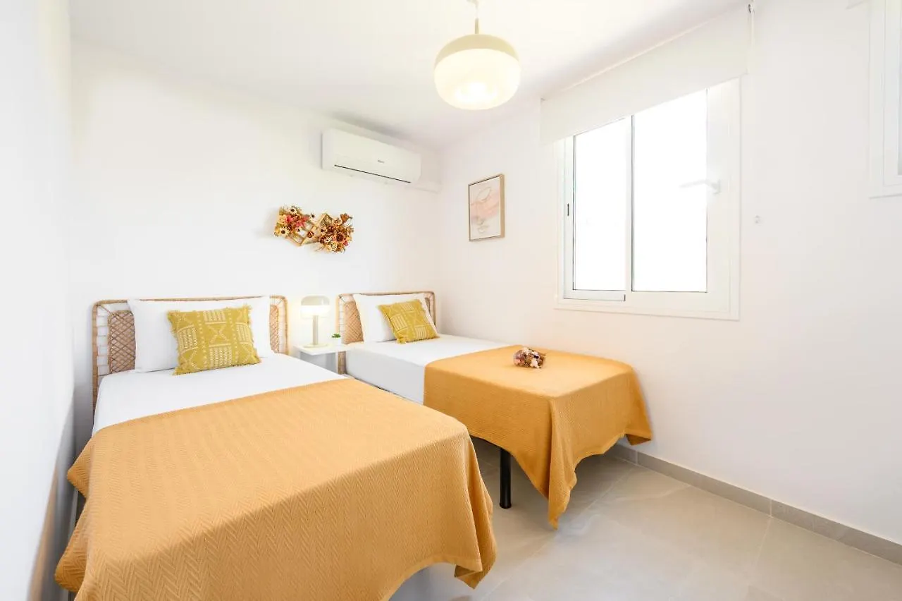 2 Bedroom, New, 1 Min To The Beach, City Center- Picasso By 10Tosea フエンヒロラ アパート